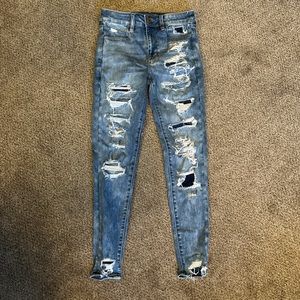 American eagle ripped skinny jeans - selling bc they don’t fit